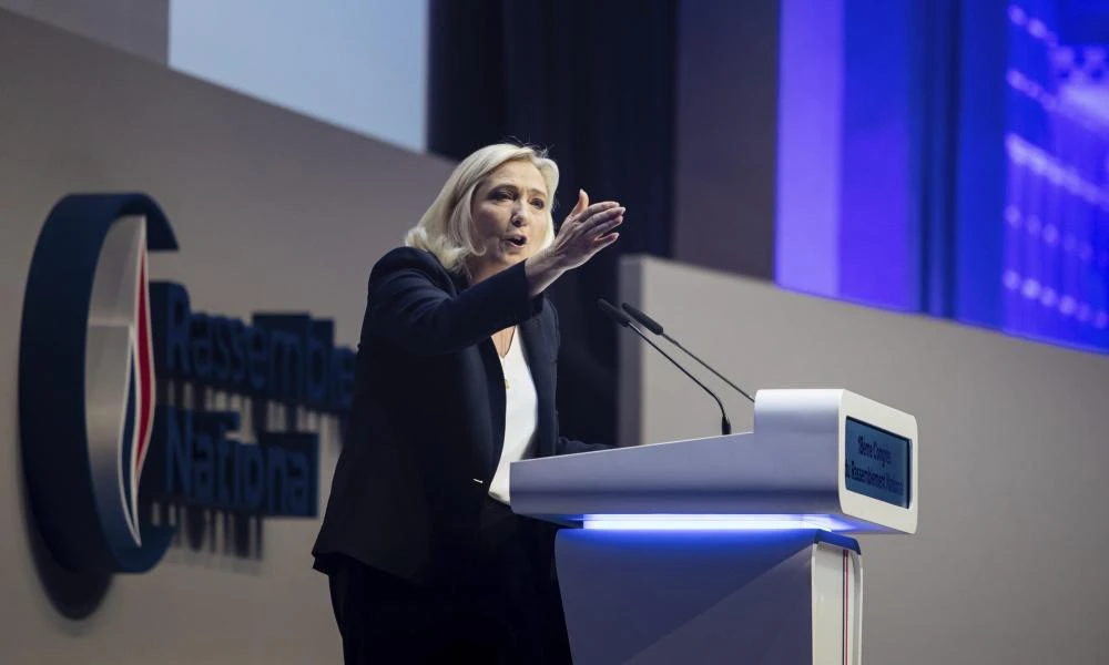 Politico: Οι Γαλλίδες ψηφοφόροι στρέφονται ξαφνικά προς την ακροδεξιά